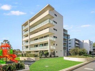 View profile: Stunning Modern Luxury Unit! Two Bathrooms!