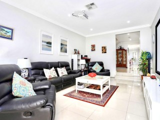 View profile: Stunning 4 Bed Modern Duplex – A Perfect Blend of Comfort and Style