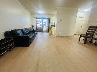 View profile: Two Minutes to Station-Gas cooking & New floorboards!