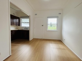 View profile: Renovated 3 Bedroom