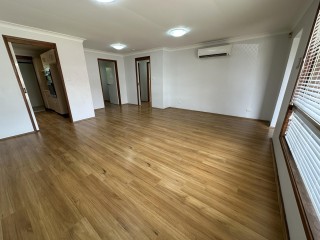 View profile: Quality Villa in Excellent Location!
