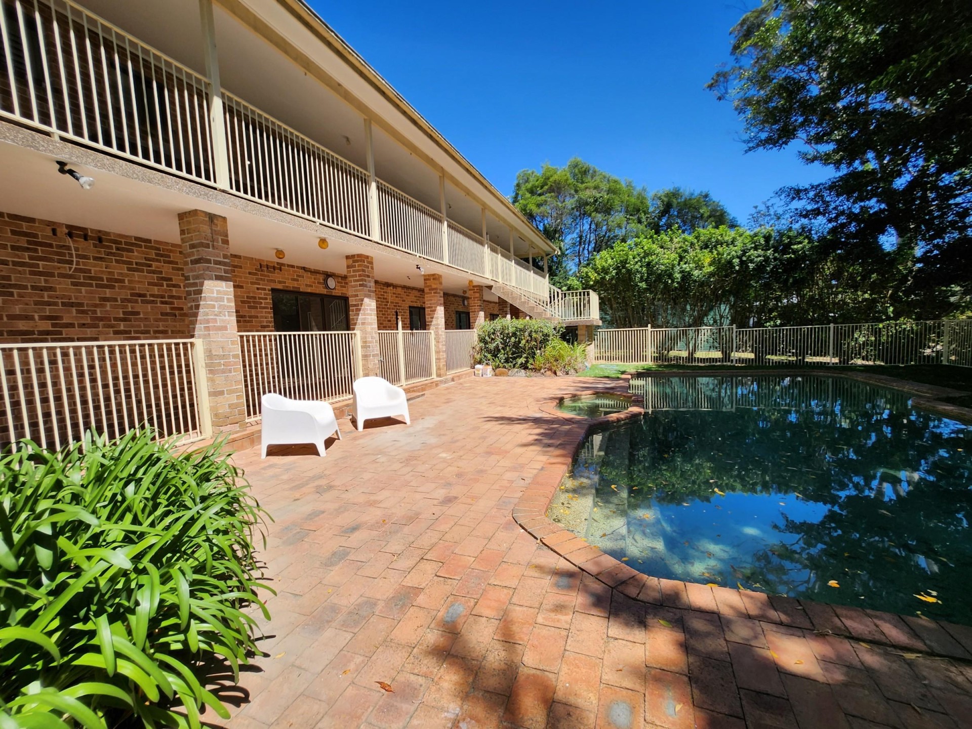 Outstanding Value! 6 Beds, 5 Baths, 5 Acres Plus Pool!