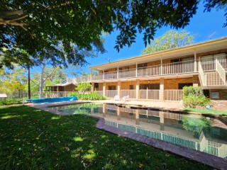 View profile: Outstanding Value! 6 Beds, 5 Baths, 5 Acres Plus Pool!