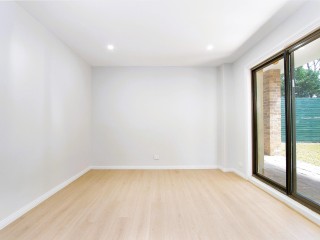 View profile: Outstanding Value! 6 Beds, 5 Baths, 5 Acres Plus Pool!